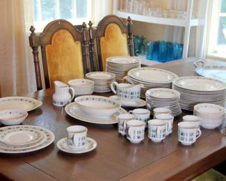 113 pcs. Royal Doulton Tapestry