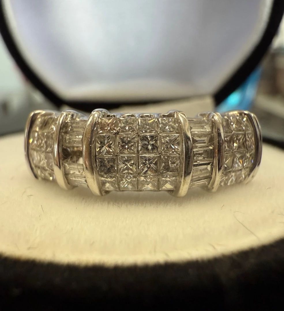001 14k Diamond Band