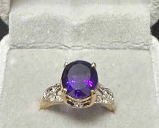 10k Gold Ring W Amethyst Stone