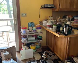 more kitchen appliances, gadgets, cart