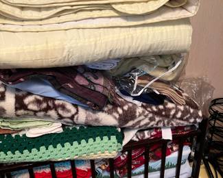 cradle, blankets, quilts