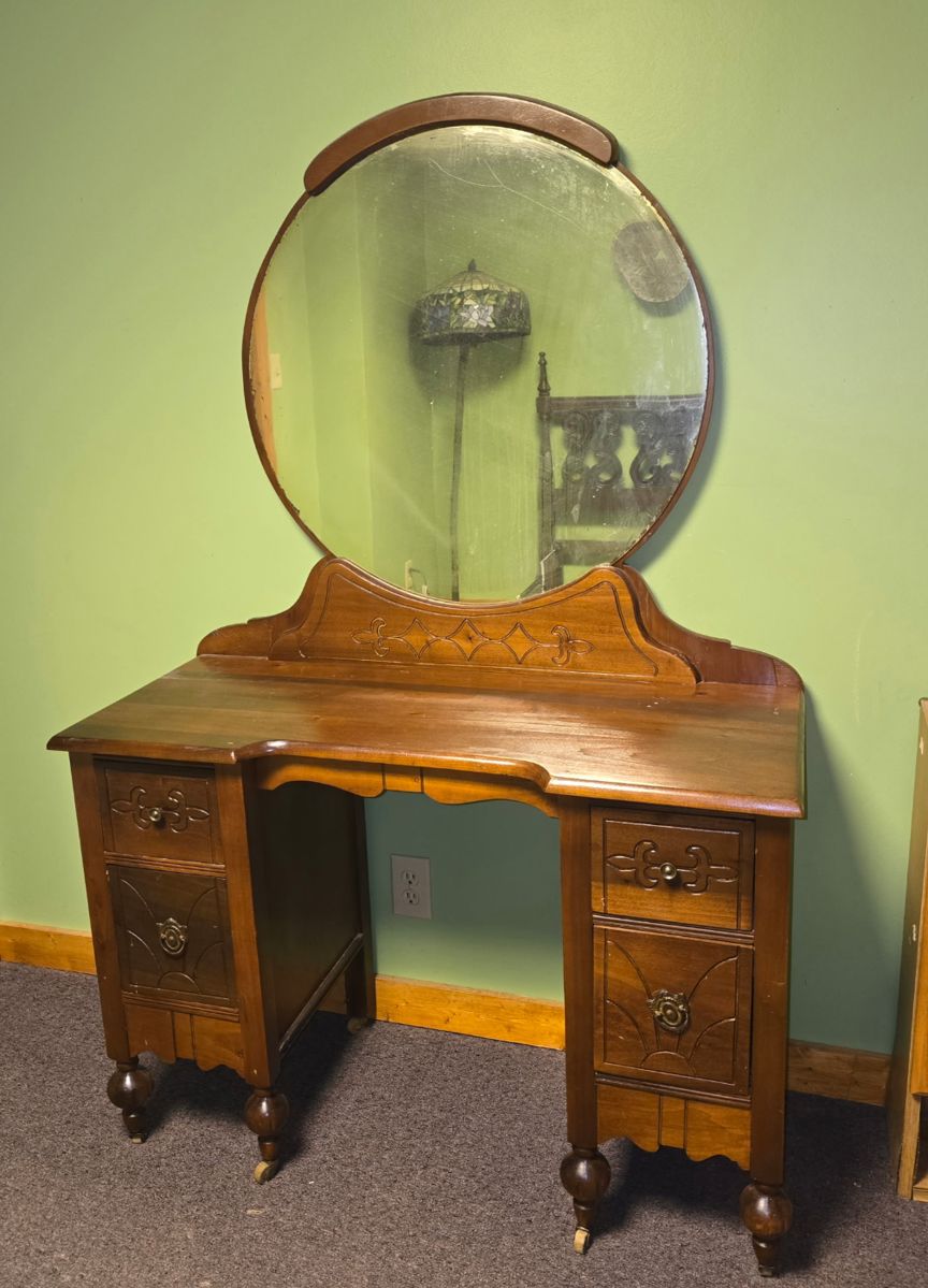 Vintage 1930-1940 Vanity