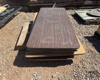 1122 4 Folding Tables
