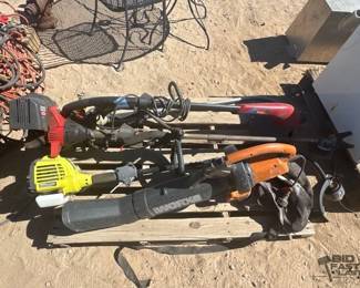 3176 4 Weed Eaters and 1 Leaf Blower