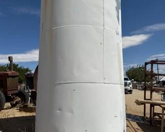 5 2000 Gallon Water Tank