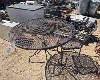 3174 Metal Patio Table and Chair