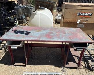 1046 Metal Work Bench