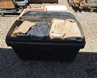 1056 Plastic Storage Tote with Rubber Gloves