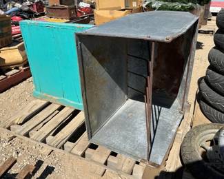 2326 Hay Feeder and Storage Box
