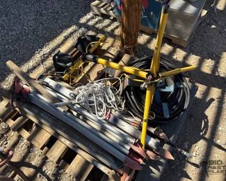 2500 Laser Level Stands, Stand up Light, Air Hose and Reel