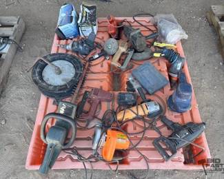2052 Pallet of Tools