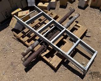 2462 4Ft Ladder, 2 Metal Piles with Loops