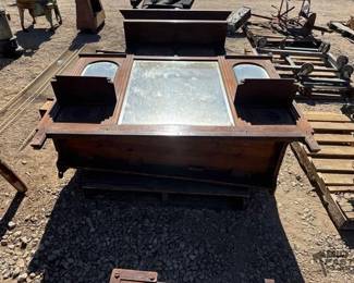 1132 Dresser with Mirror