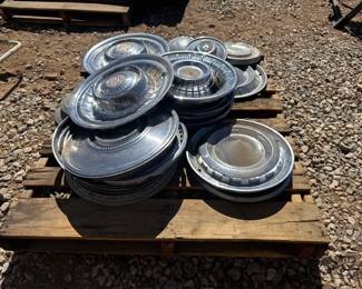 1124 24 Wheel Covers and Beauty Rings