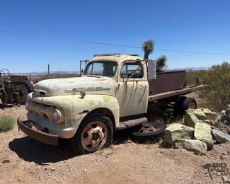 115 Ford Flatbed Dually
