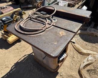2406 Delta MFG.Co Table Saw