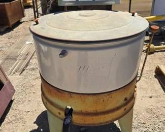 1618 Maytag Washing Machine