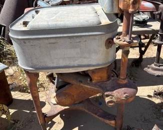 4002 Antique Maytag Wringer Washing Machine