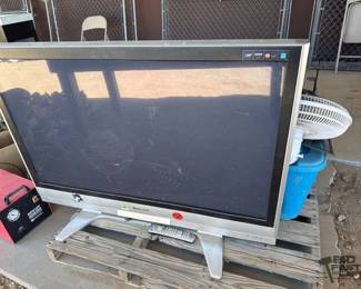 2072 Panasonic Tv, Fan More