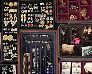 COSTUME JEWELRY 