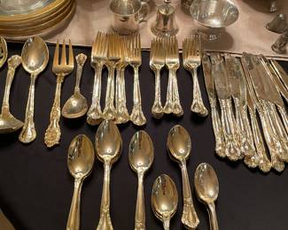 GOLD TONE FLATWARE