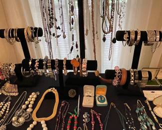 COSTUME JEWELRY 