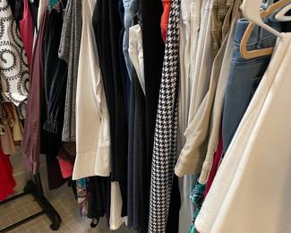 LADIES CLOTHES Sm-Med