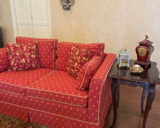 NICE LOVE SEAT