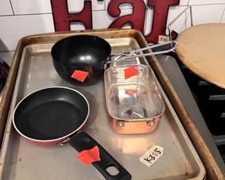 baking sheets, mini pots, EAT decor