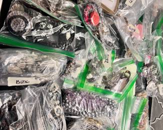LOTS OF JEWELRY