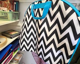 Hanging travel bag
