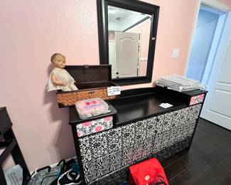 Dresser, mirror, Vintage doll