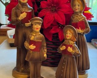 VIntage Ceramic Caroling Family Pristine Condition