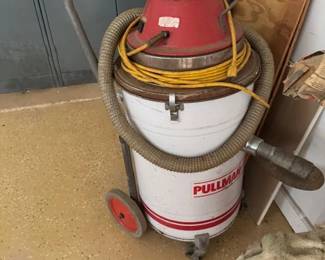 Pullman XL garage vacuum