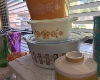 PYREX Vintage Kitchen Bowl with Original tops
