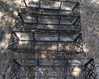 Wall baskets for plants