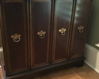 Adorable small cabinet