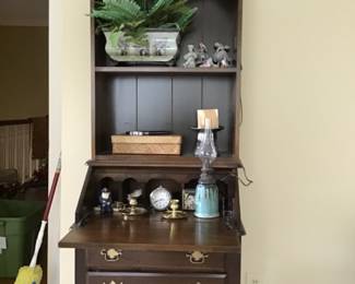 Small secretary