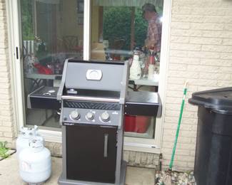 GAS GRILL