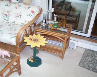 RATTAN SIDE TABLE & WOODEN SUNFLOWER