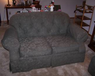 DARK GREEN LAZY-BOY LOVESEAT