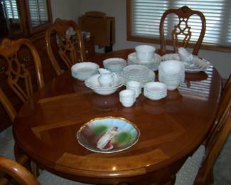 OVAL THOMASVILLE DINING TABLE--HAS 2 LEAVES & 6 CHAIRS, WHITE DINNERWAFRE