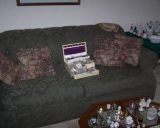DARK GREEN LAZY-BOY SOFA & BOX OF COSTUME JEWELRY