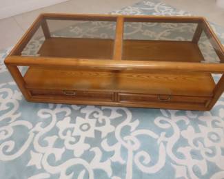 Matching Broyhill end and coffee tables.