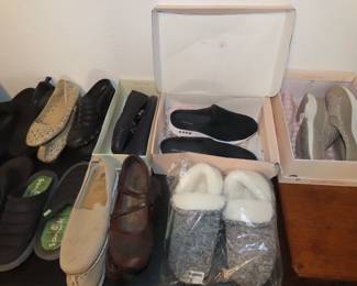 Ladies shoes sizes 8-8.5 Sketchers, Asics, Easy Spirit, Calvin Klein, sandals, slippers, sneakers,