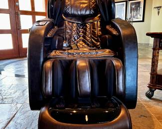 Kyota M888 Kokoro Massage Chair by Infinity.
Model: M888 KOKORO