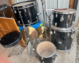 Drum set with cymbals and attachments,