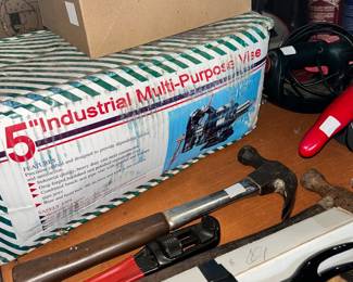 5 inch industrial workbench vice