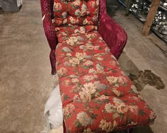 WICKER CHASE LOUNGE