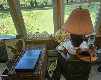 WICKER BASKET LAMP MISC